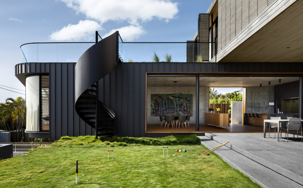 On a sloping site directly opposite the dunes of Peregian Beach, the challenge for this project was to get high enough to capture the sea views over the dunes without exceeding the statutory height limits or blocking views.